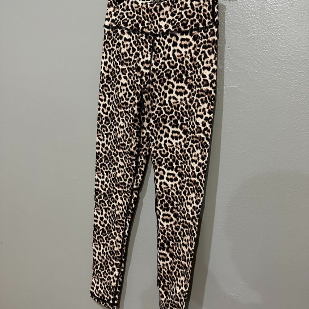ZYIA Leopard Brilliant Scrunchy
